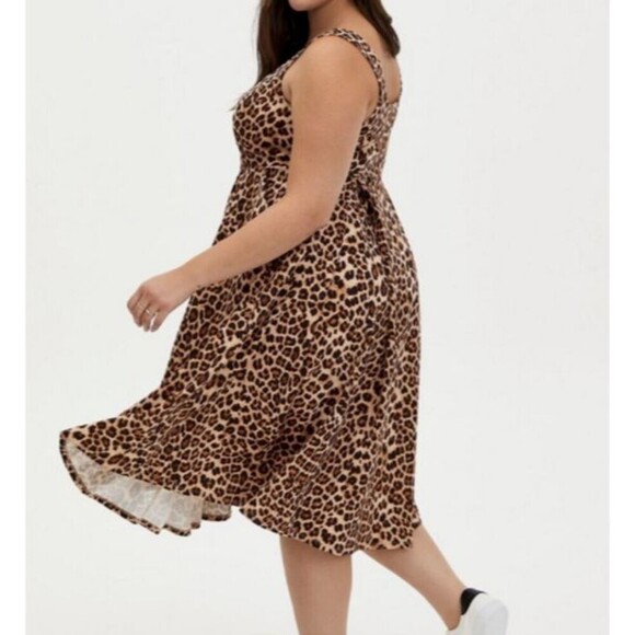 Torrid Plus Size 4X 26 Leopard Print Skater Dress With Pockets Scuba Fabric NWT - Picture 2 of 7